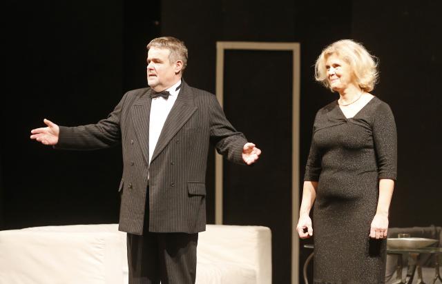Večerní představení v Městském divadle uvedli Alexandr Postler a Jindra Janoušková. Foto Michal Klíma